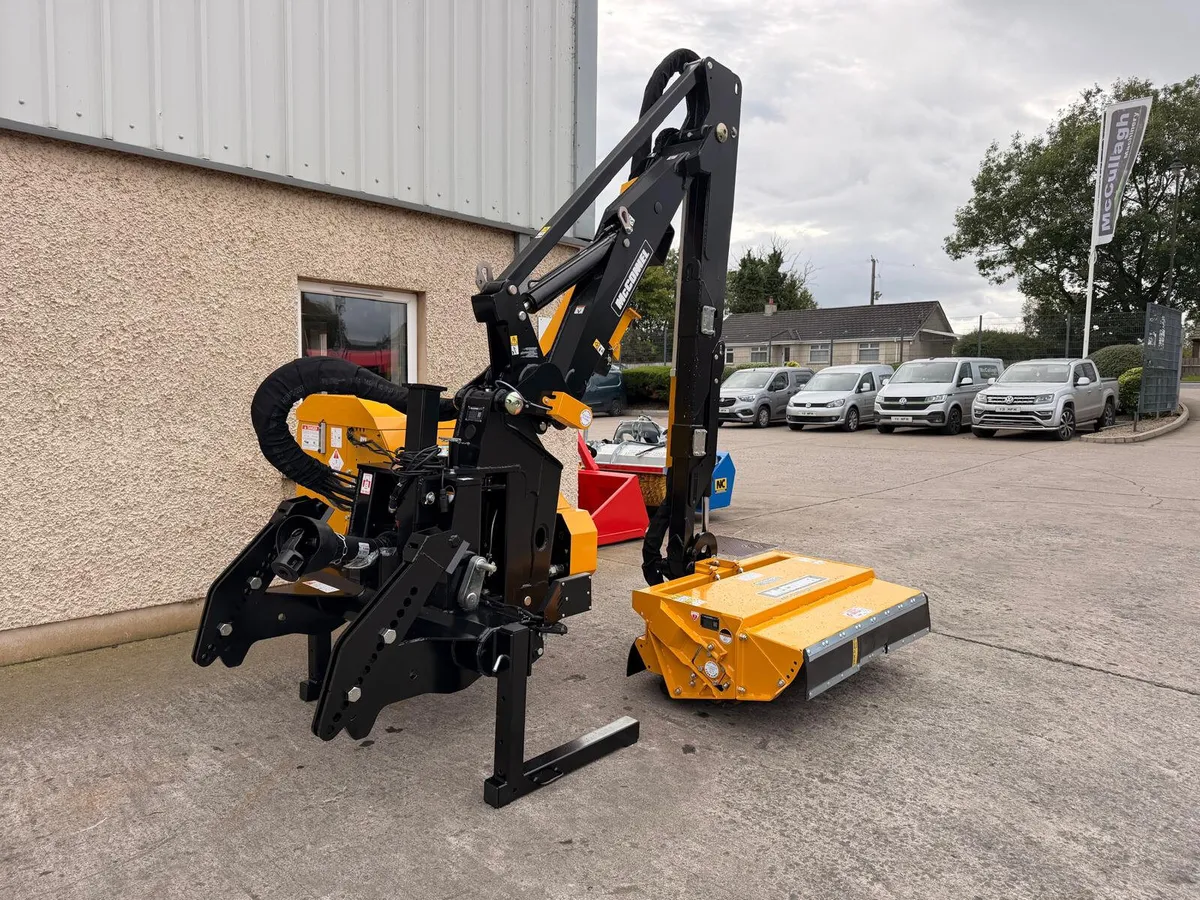New McConnel PA6585T Hedgecutter - Image 2