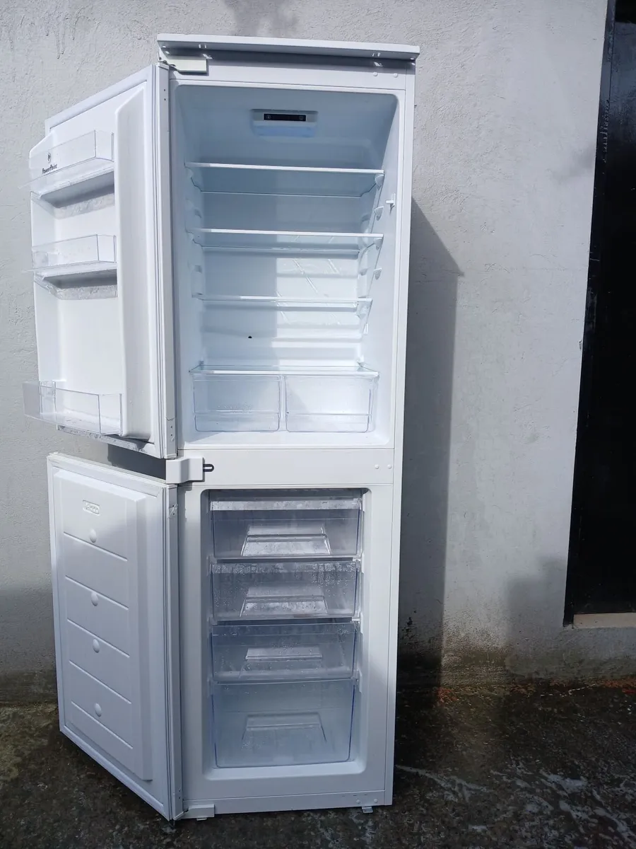 50/50 INTERGRETED FRIDGE AND FREEZER - Image 3