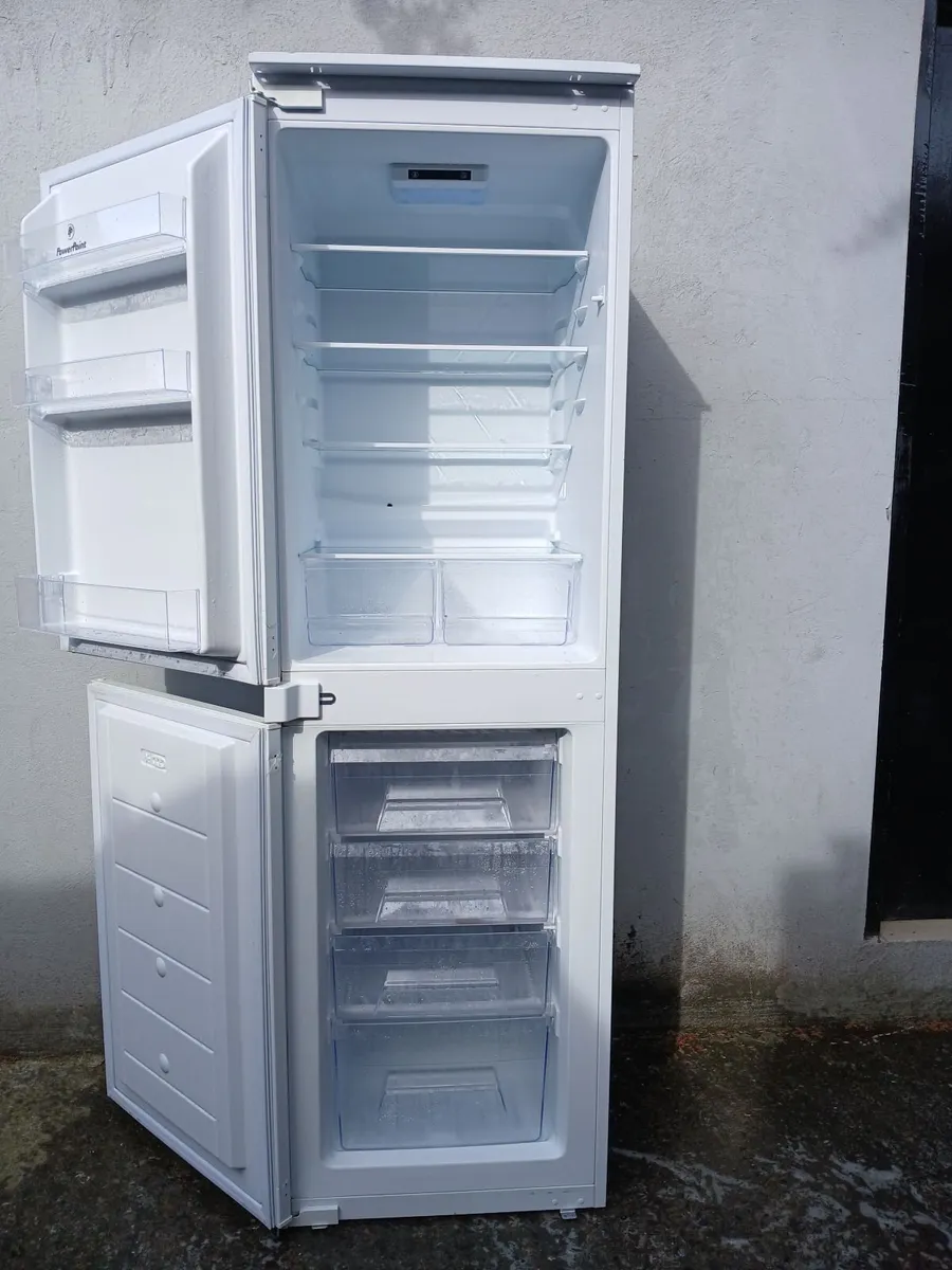50/50 INTERGRETED FRIDGE AND FREEZER - Image 4