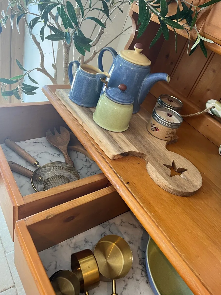 Dresser - Image 4