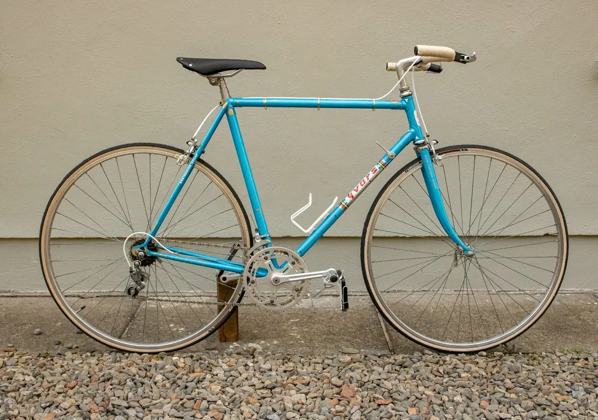 Vintage 1976 'Yvars Paris' 10 speed racing bicycle - Image 1
