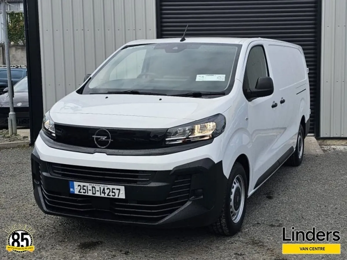 Opel Vivaro LWB - LOW KMS / PLY LINED - Image 2