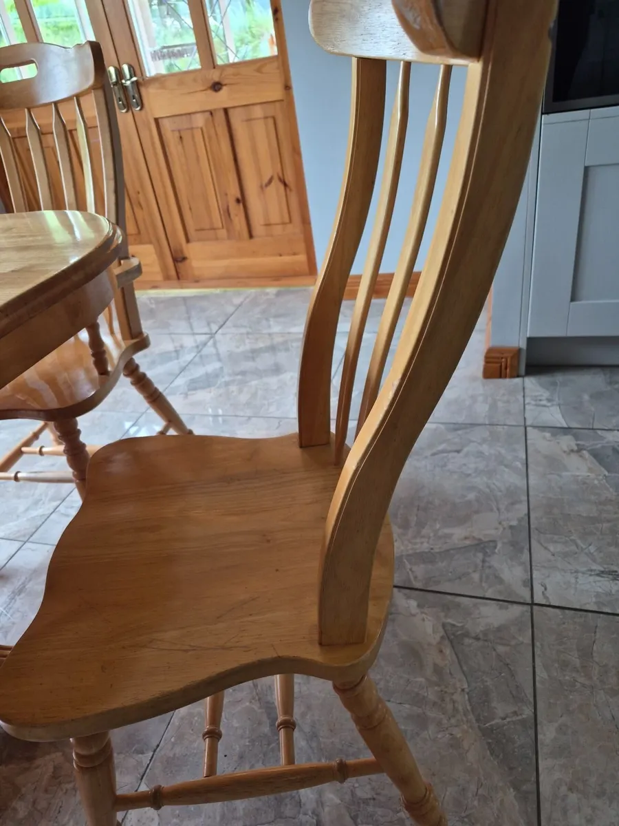 Extending Table & 8 chairs - Image 2