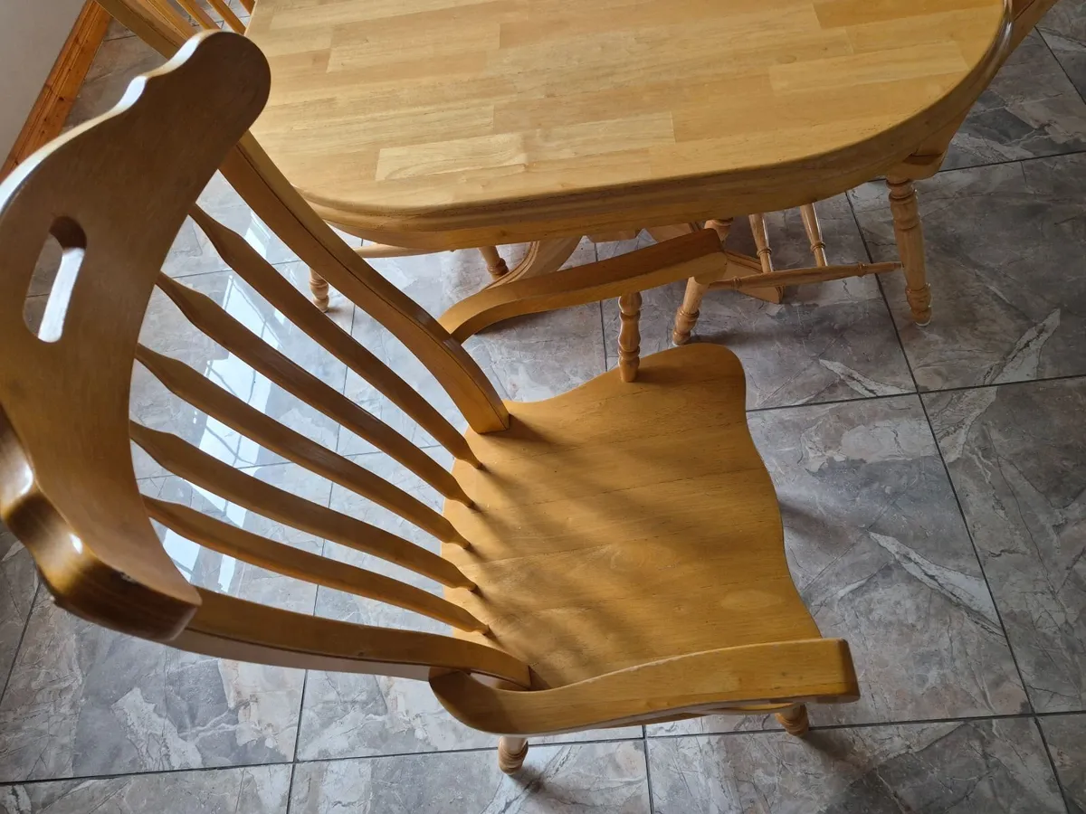 Extending Table & 8 chairs - Image 4