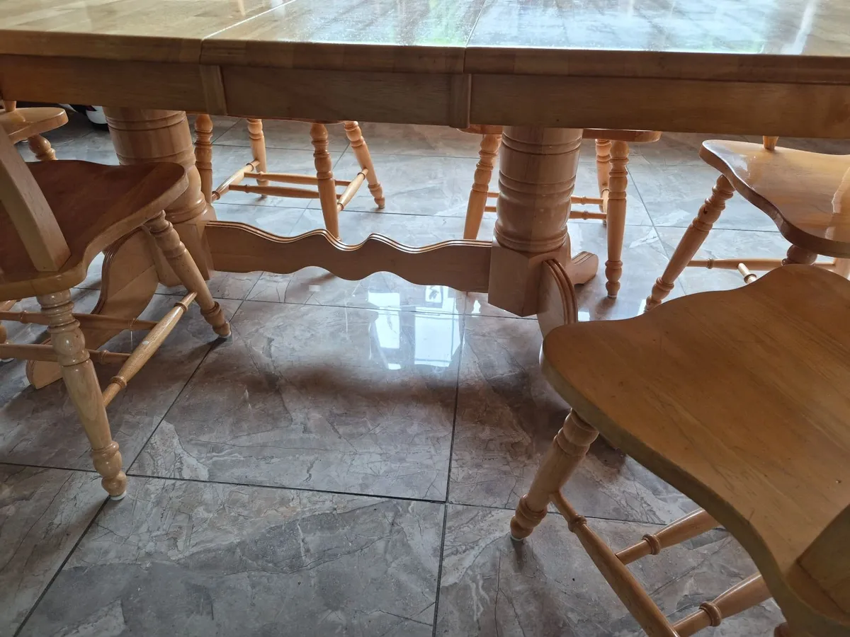 Extending Table & 8 chairs - Image 3