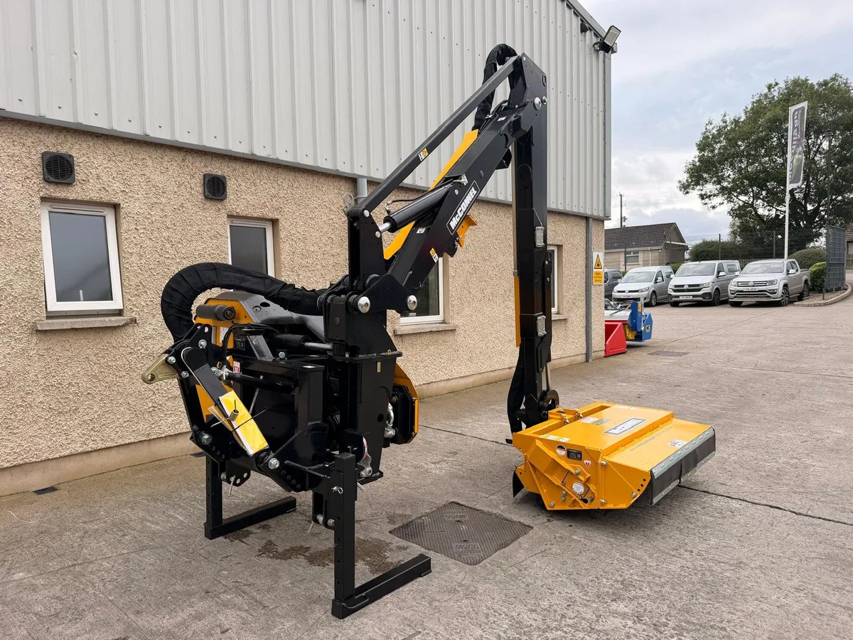 New McConnel 6572T Hedgecutter - Image 2
