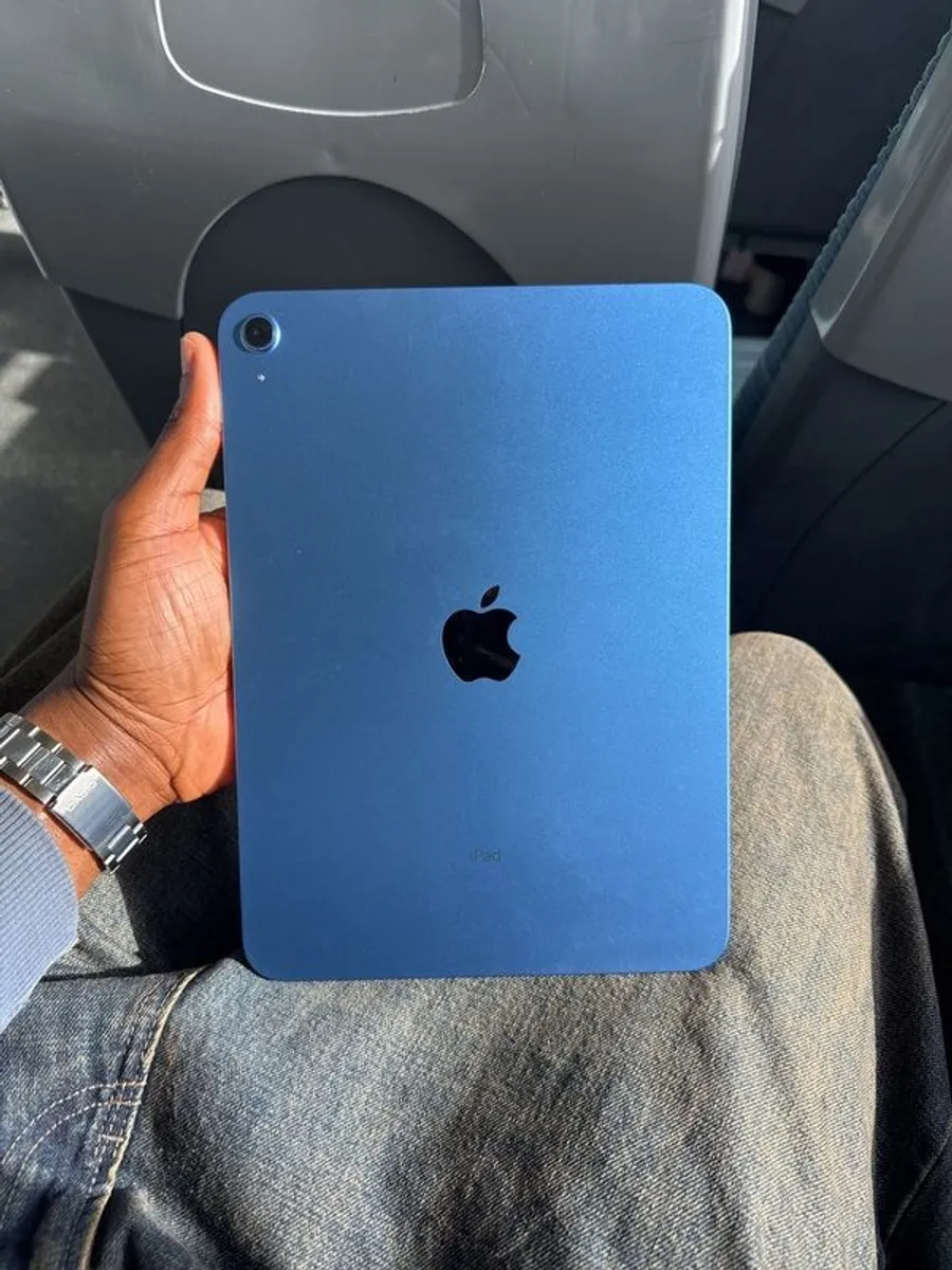 Apple IPad 10th Gen 64GB - Image 3
