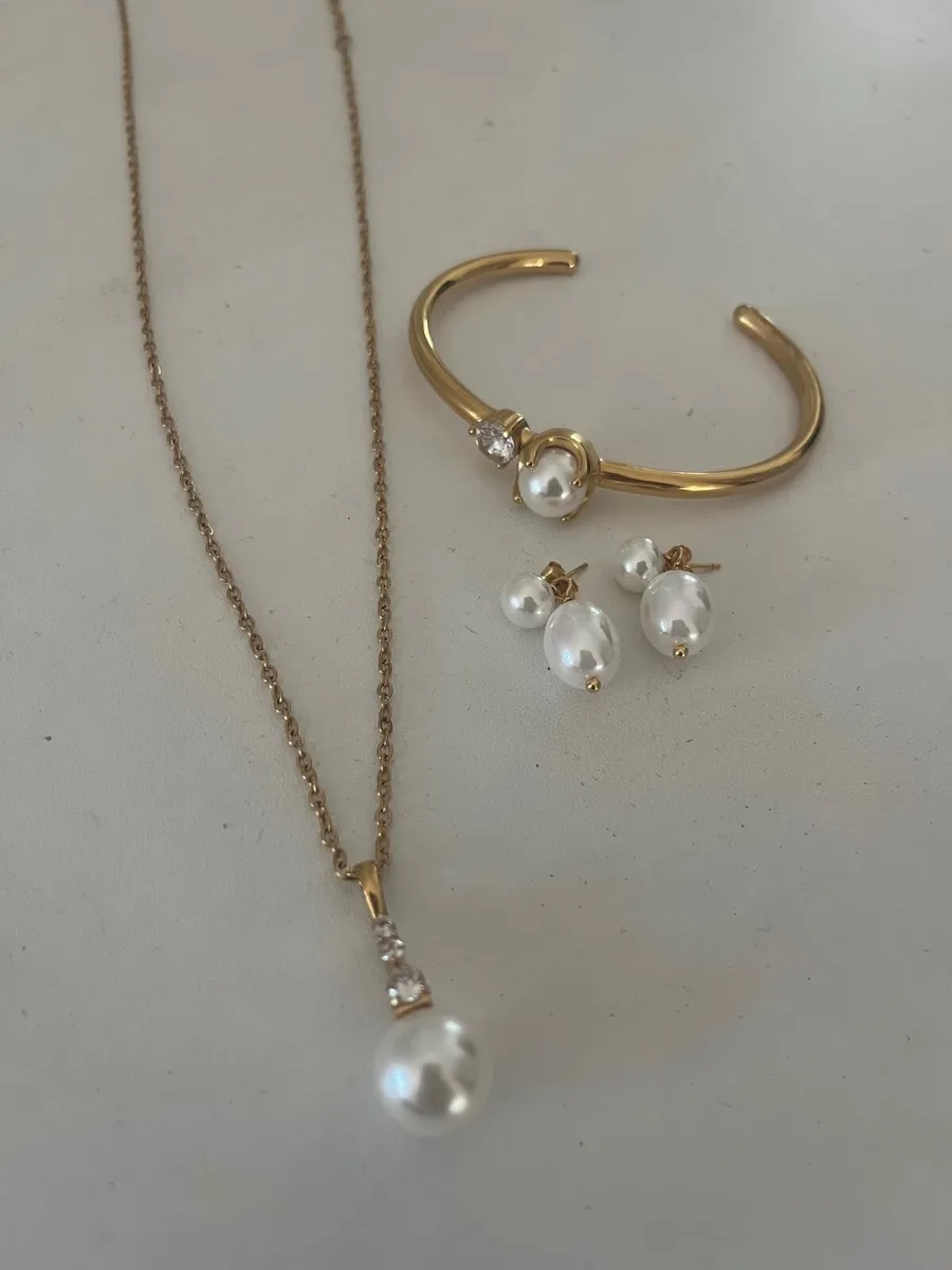 Wedding jewellery - Image 1