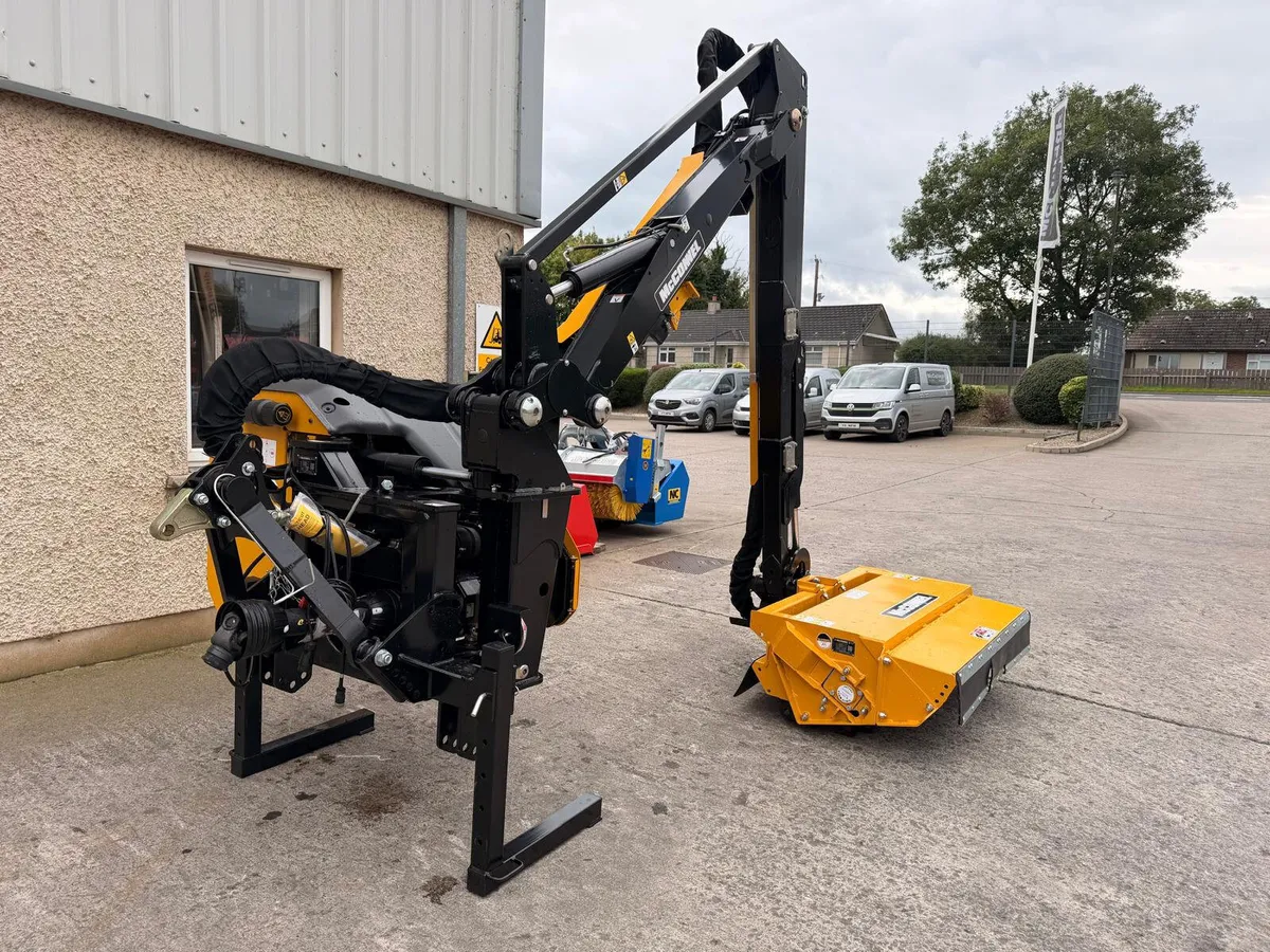New McConnel 6577T Hedgecutter - Image 3