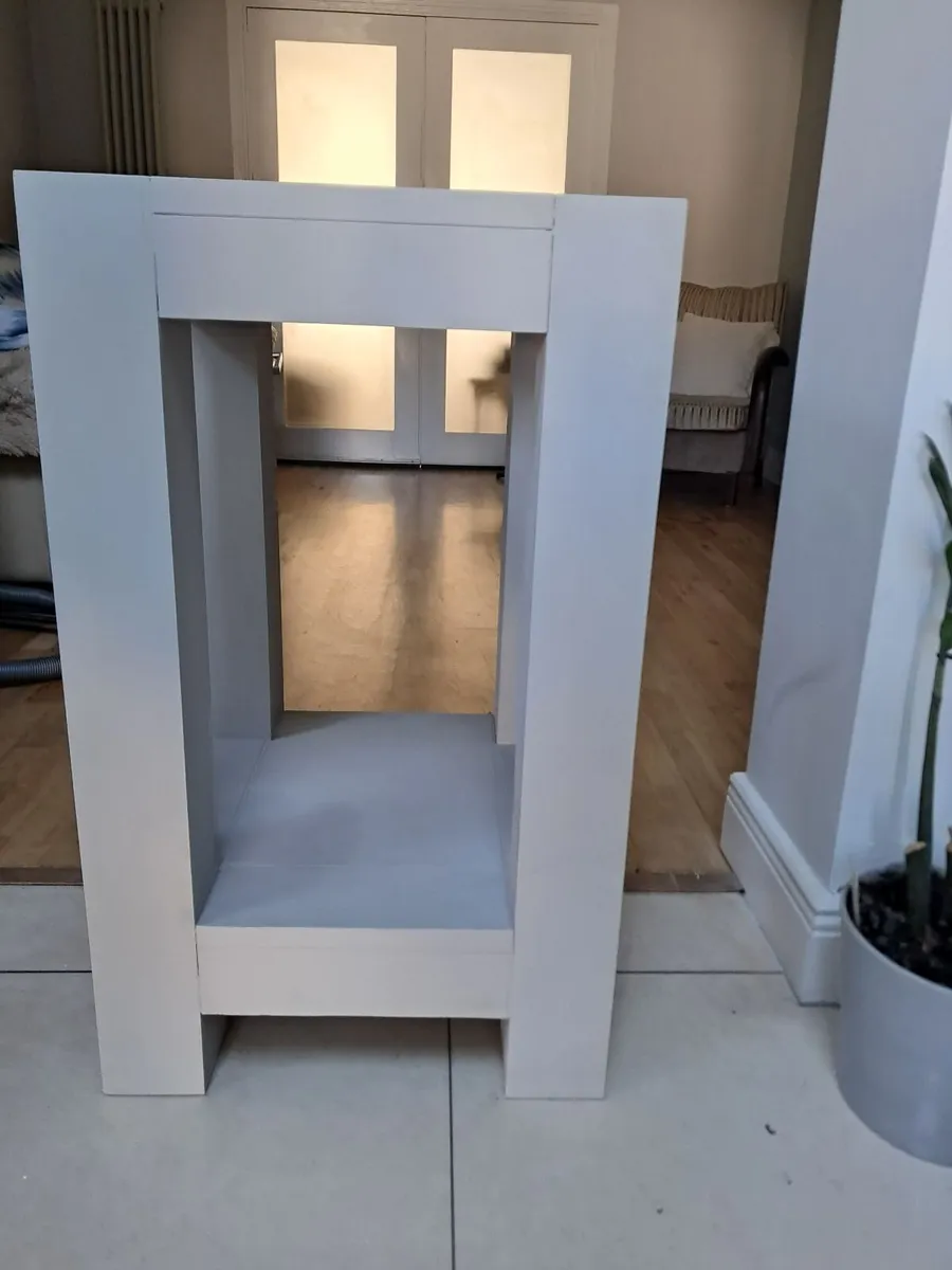 Table for living / Dining room - Image 3