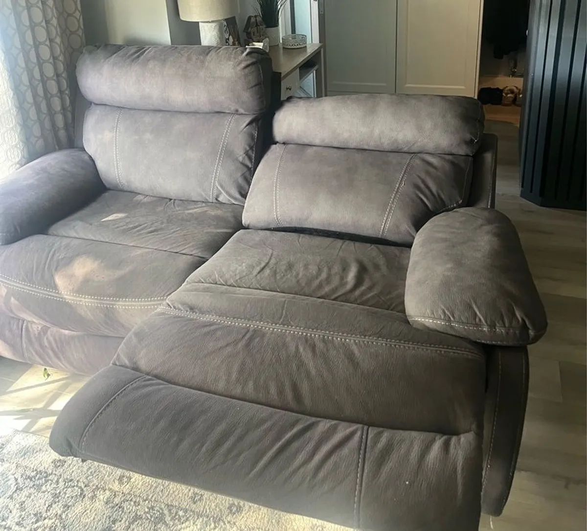 Large 2 Seat Harvey Norman Elec Recline Sofa - Image 3
