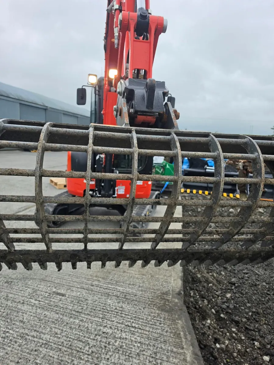 2nd hand 3T JDE Rake Riddle bucket - Image 1