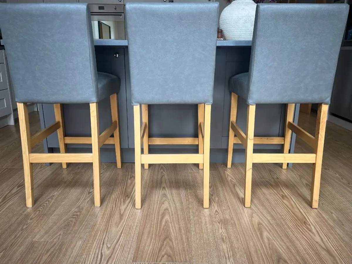 Kitchen stools - Image 1