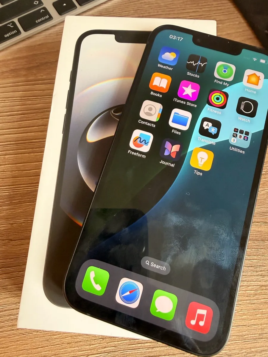 Brand New Iphone 16e 128 GB in Black - Image 1