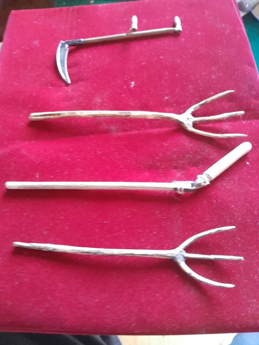 Vintage miniature hand made tools - Image 4