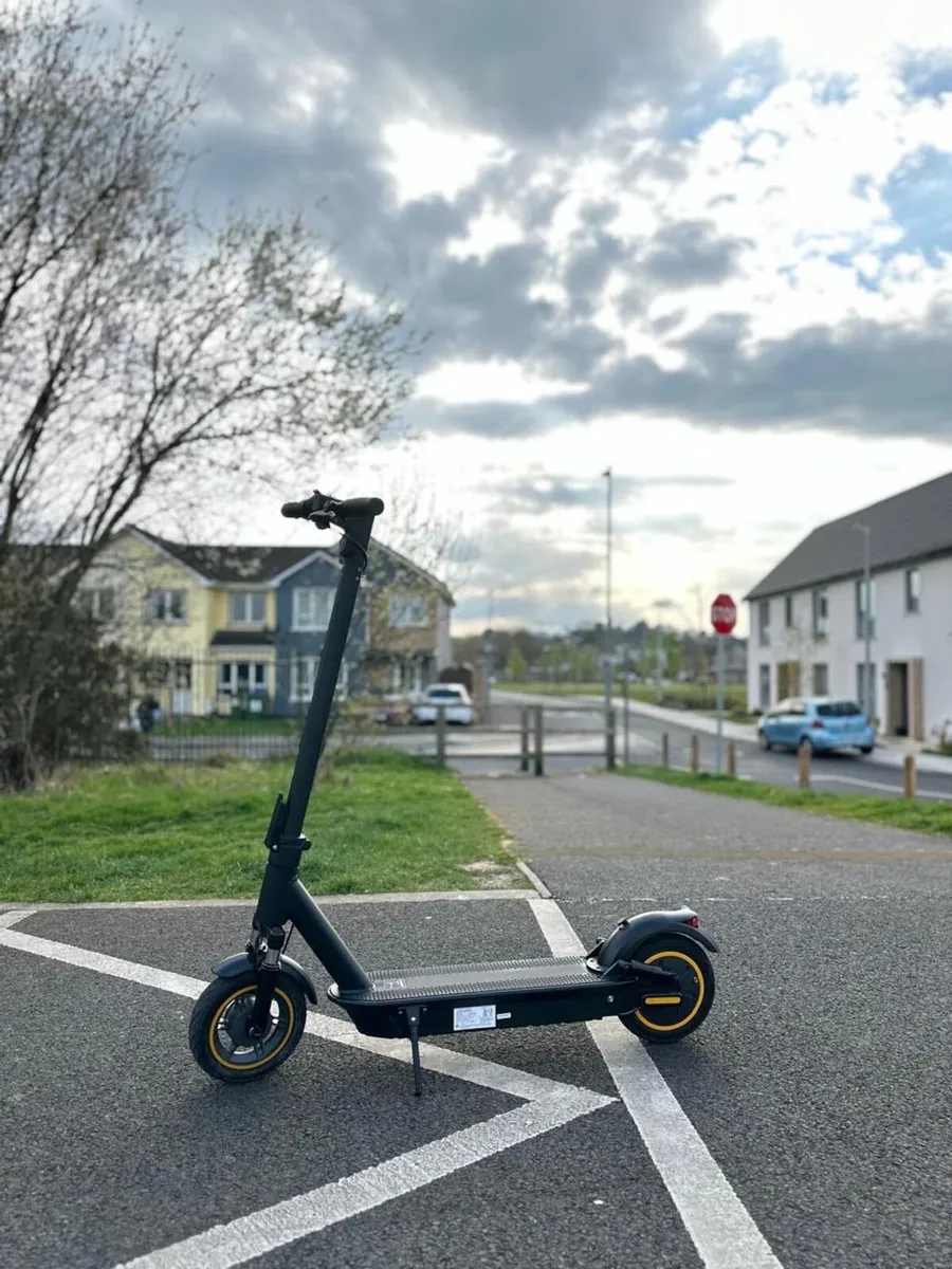 E-scooter  AOVOPRO ESMAX Electric Scooter 500W – E - Image 1
