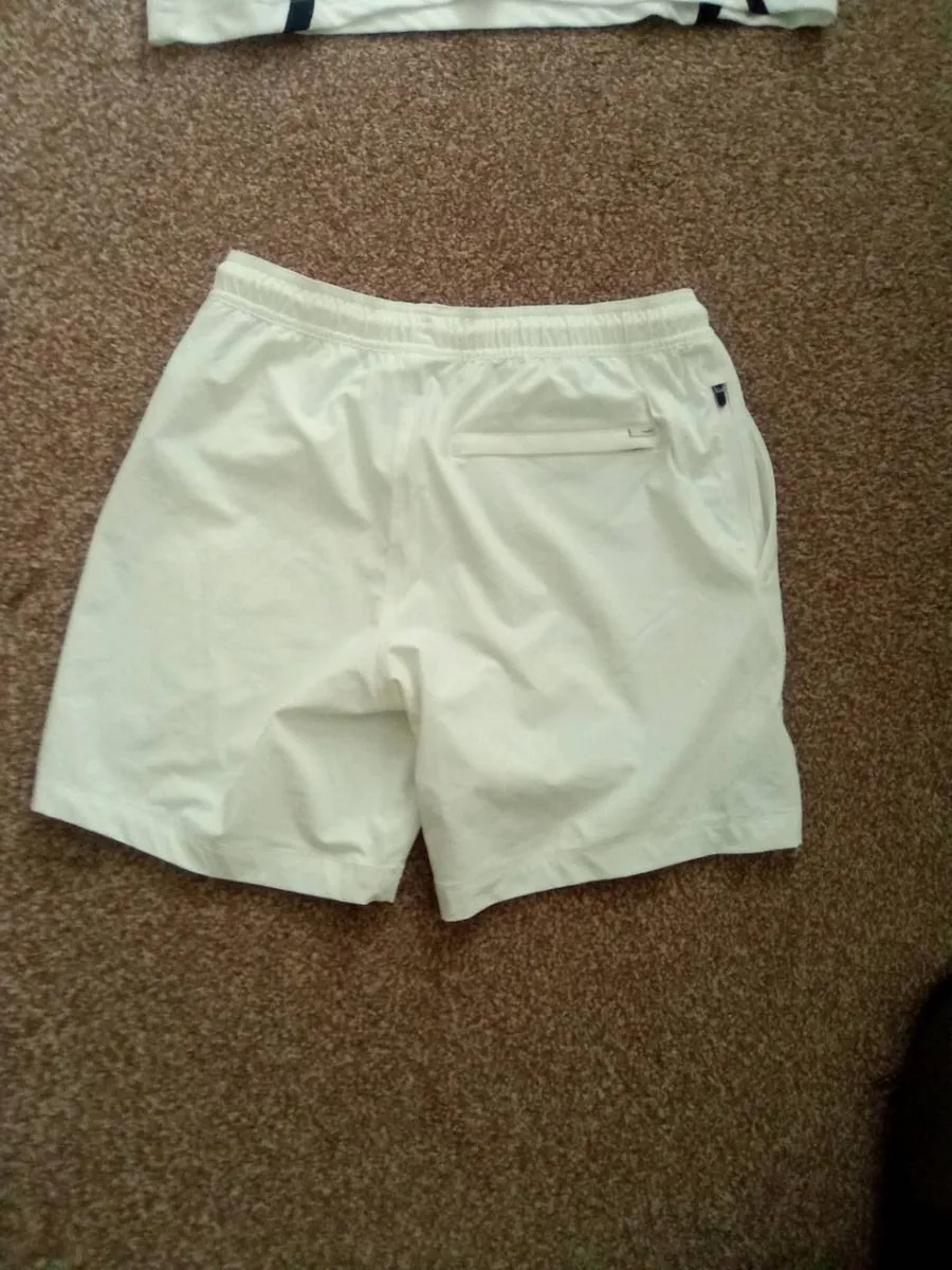 LARGE. LIMERICK. POLO. SHIRT. AND.  SHORTS - Image 4