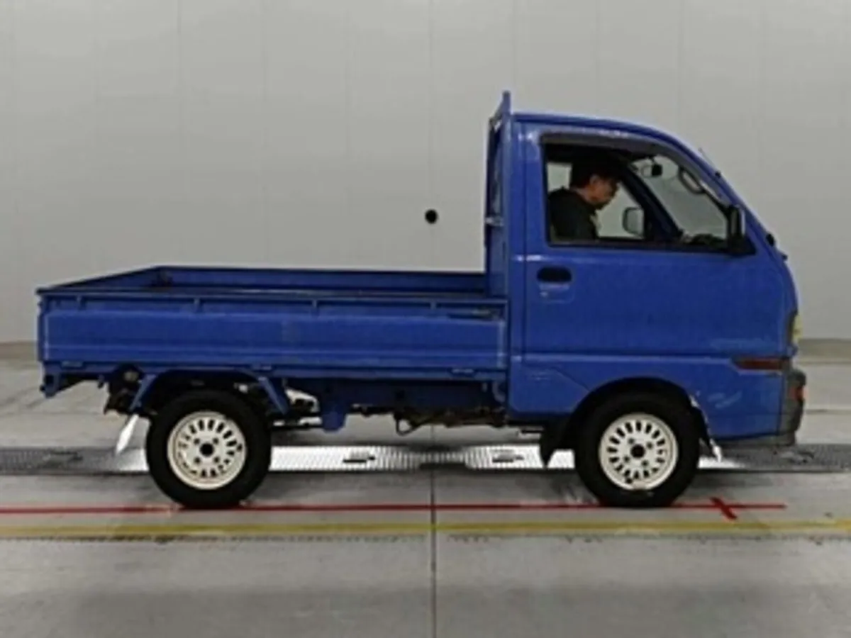 Mitsubishi minicab VX special edition - Image 3
