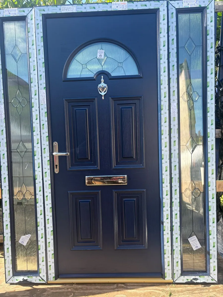 Door front composite door and two sidelights