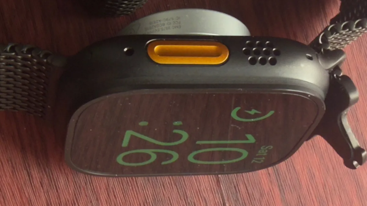 Apple Watch Ultra 3 with titanium Milanese loop - Image 3