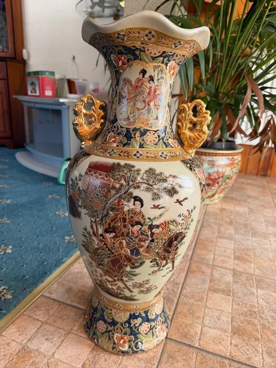 Large chinese porcelain floor vase - Image 1