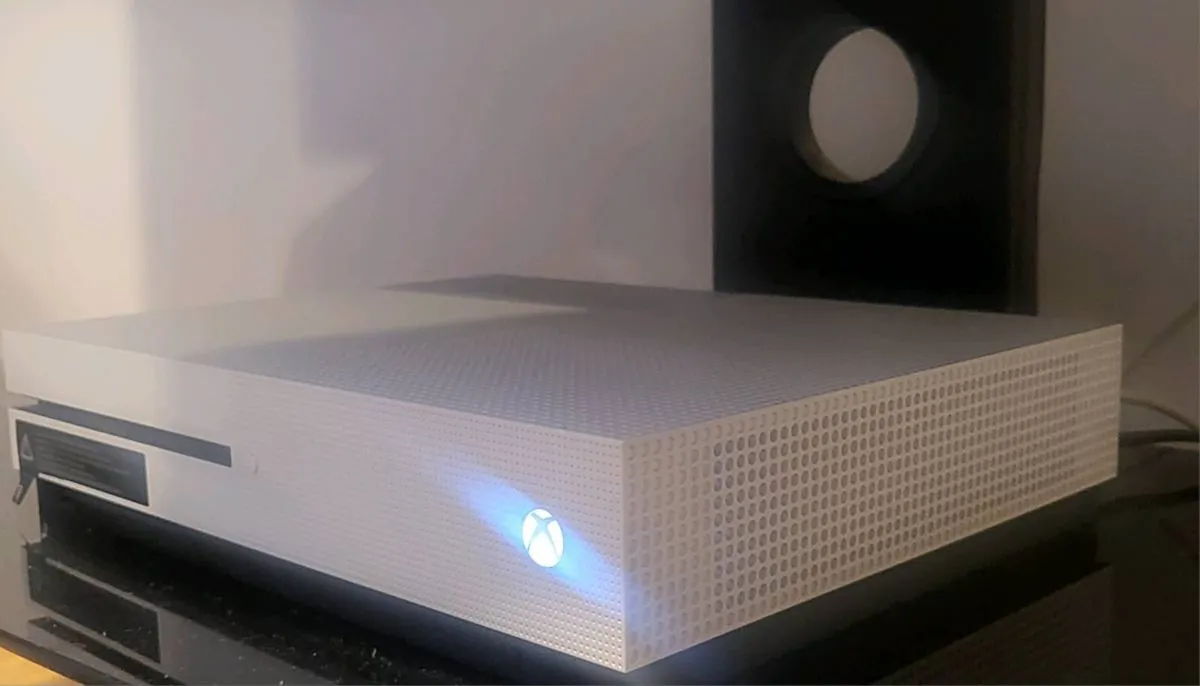 Xbox One S with games. - Image 3