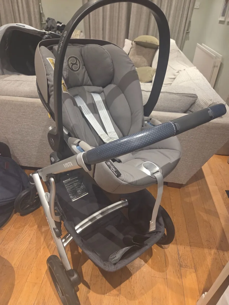 Uppababy Vista Travel System with Cybex Babyseat - Image 2