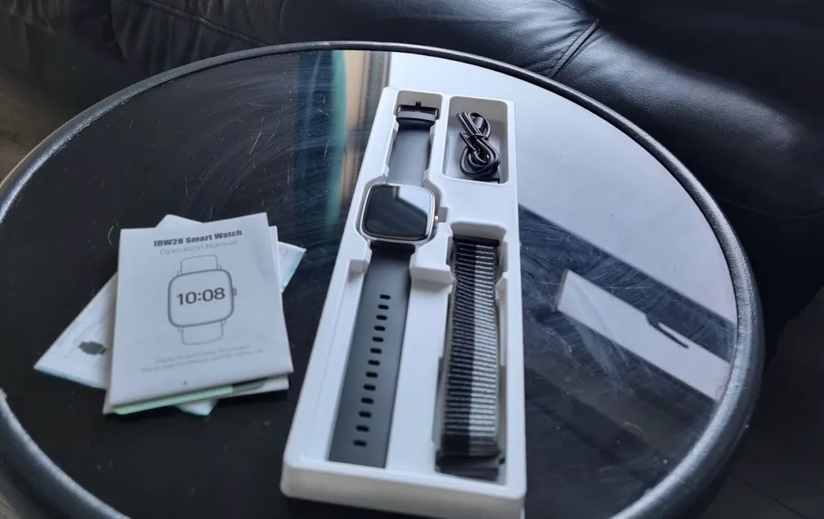 SMART WATCH - Image 1