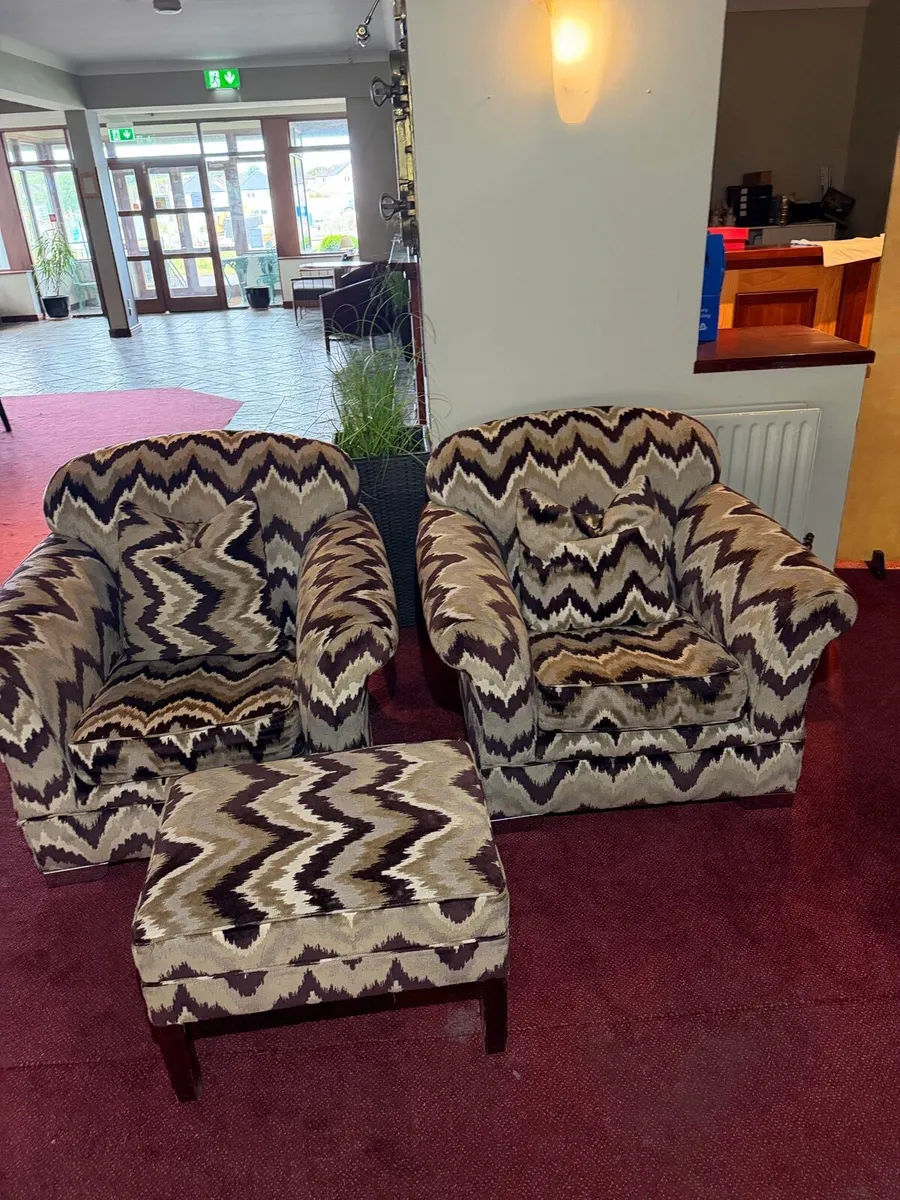 2 Parker Knoll Arm Chairs and Foot Stool - Image 4