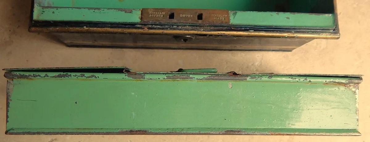 Vintage Knowles & Son Metal Cash Box - Image 4