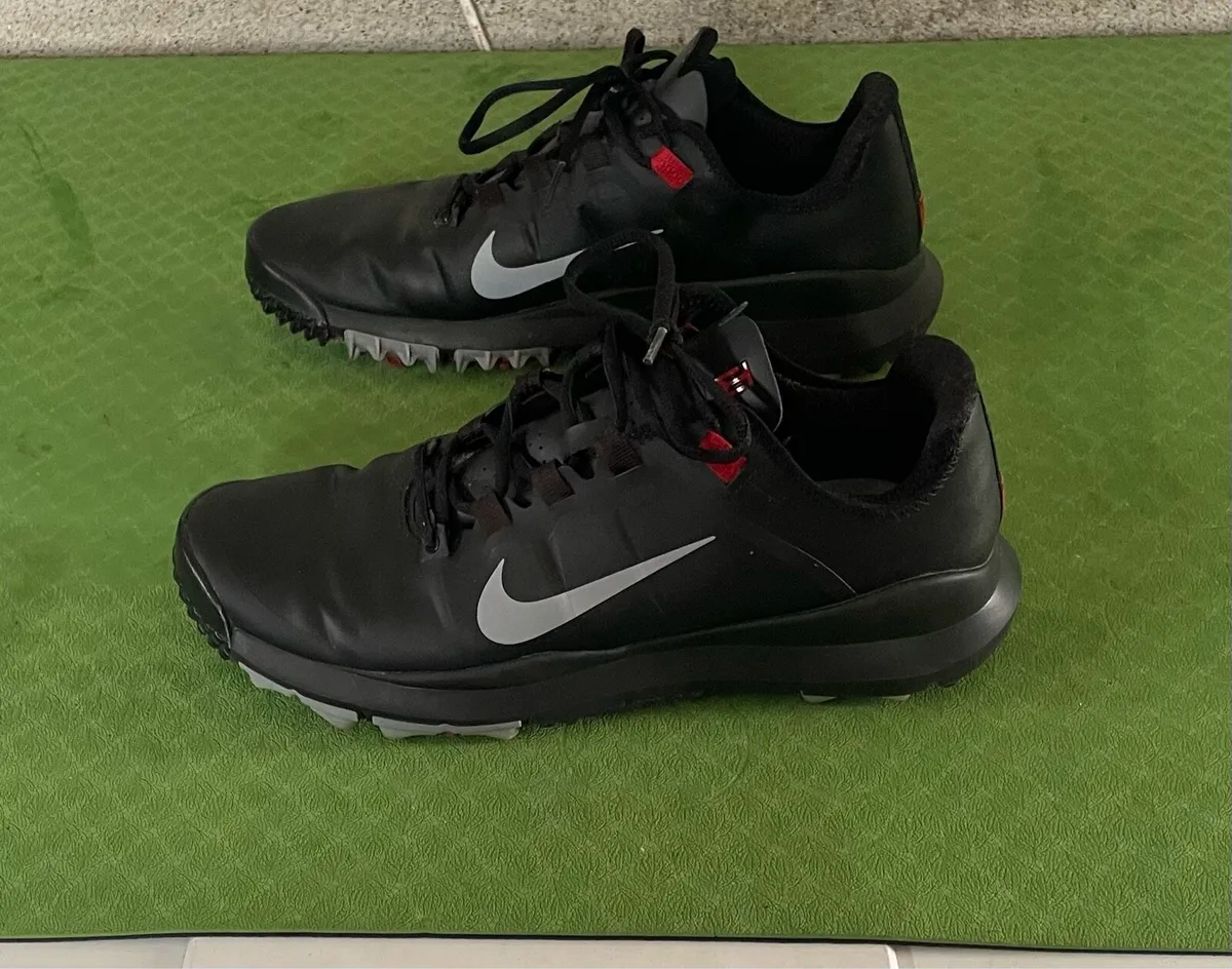 Golf shoes - Image 1
