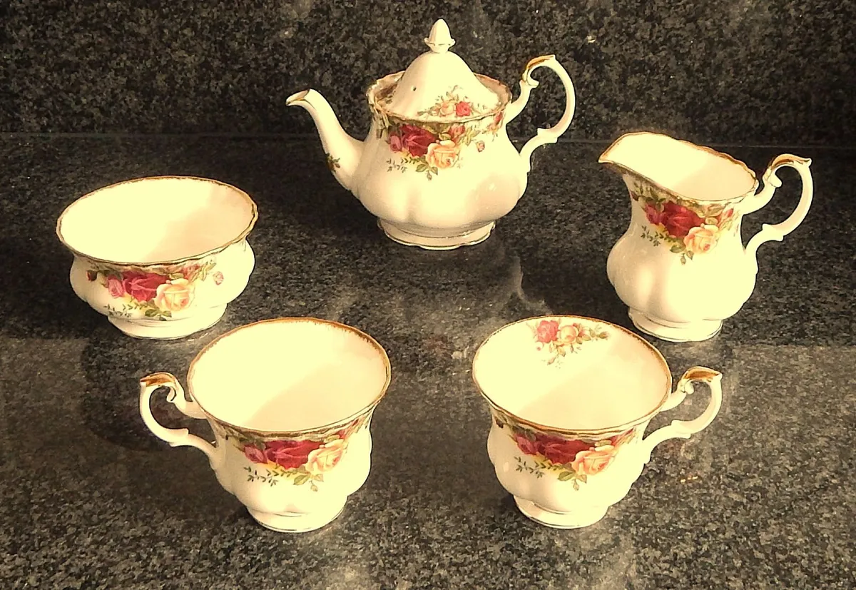 5 Royal Albert old Country Rose Bone China Pieces - Image 1