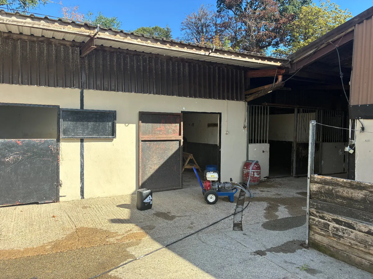 12 Stables to rent private setting - Image 2