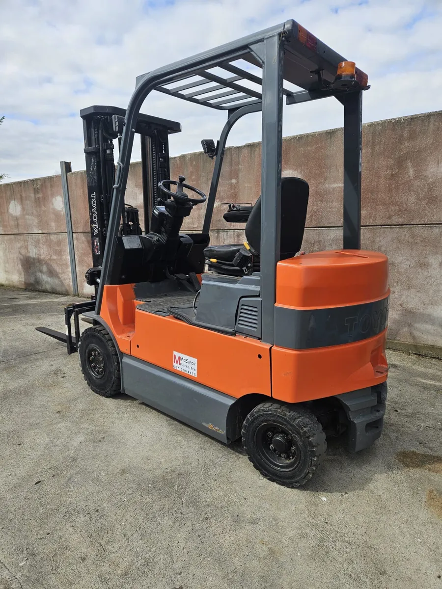 Electric toyota 2.5 ton forklift - Image 2