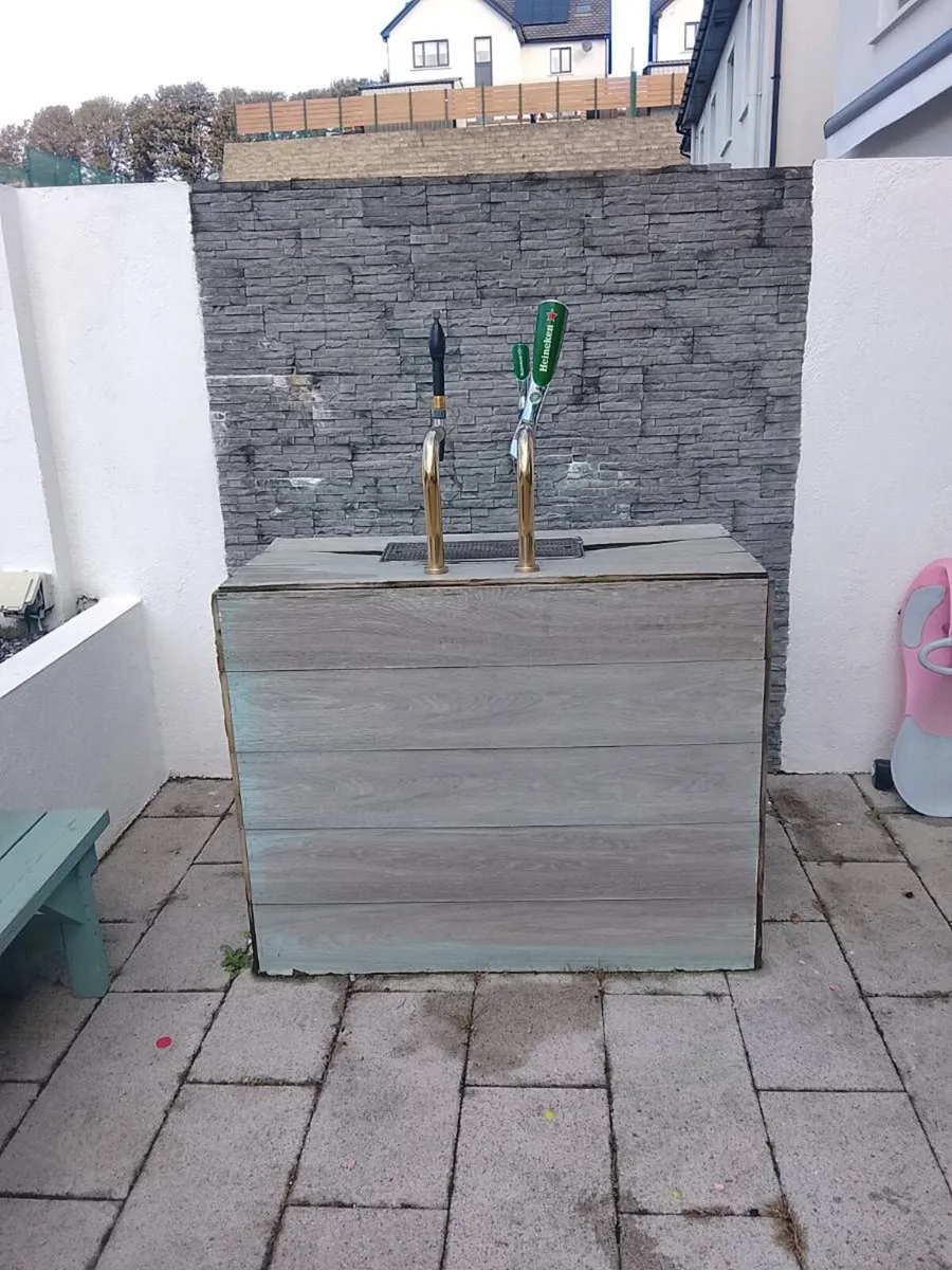 Home bar - Image 1