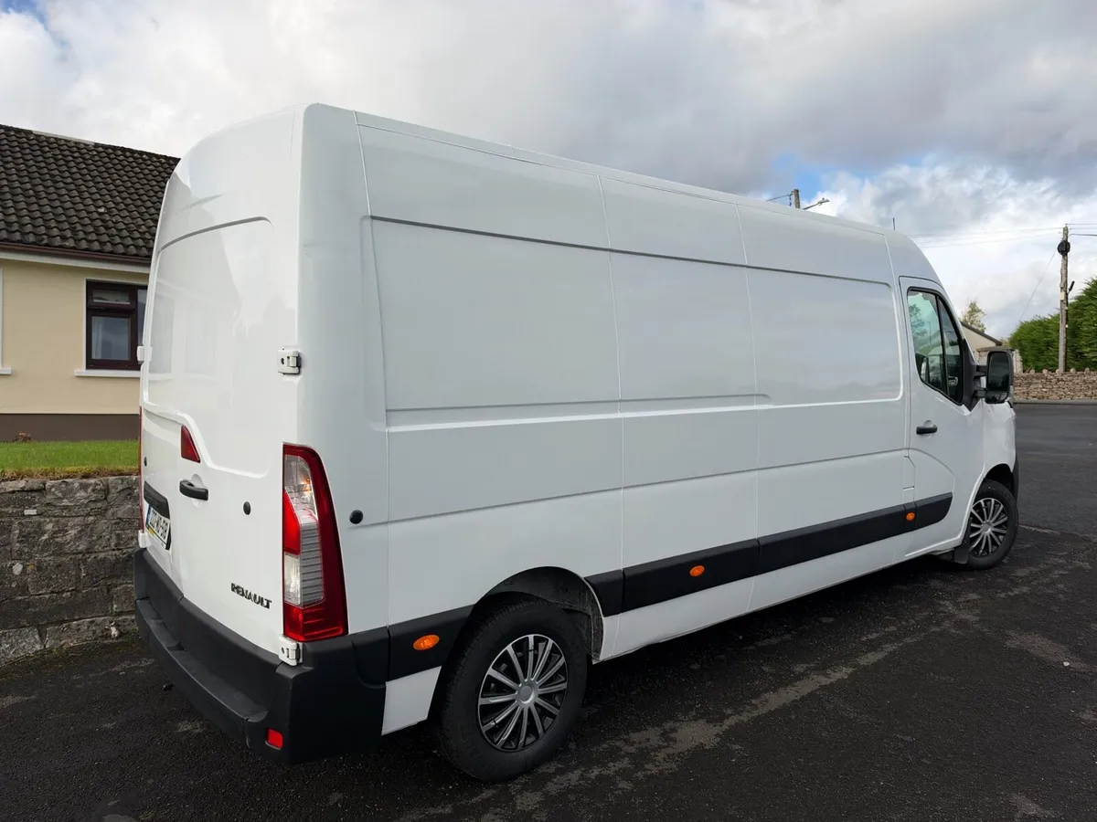 Renault master 2022 lwb - Image 4