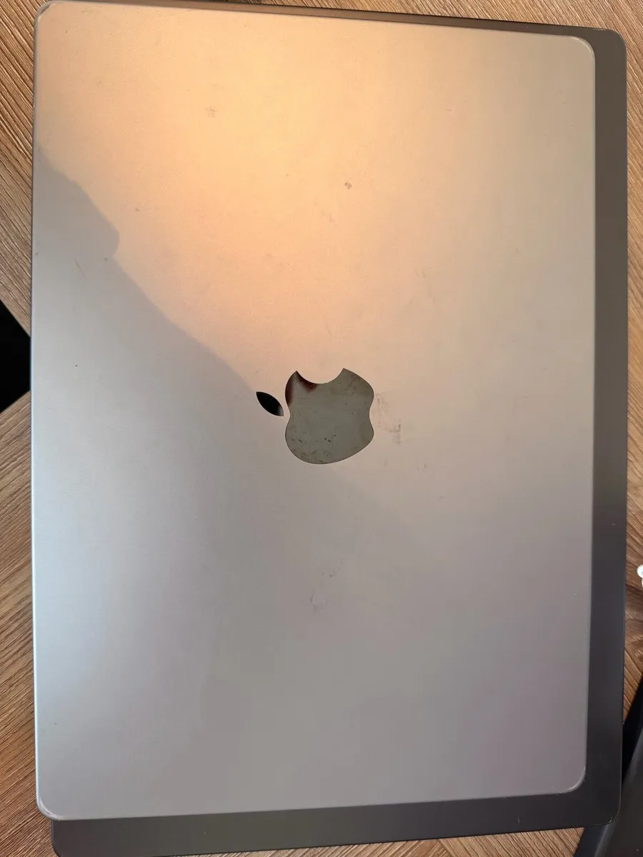 Macbook Pro 14”16GB RAM 1TB SSD - Perfect - Image 4