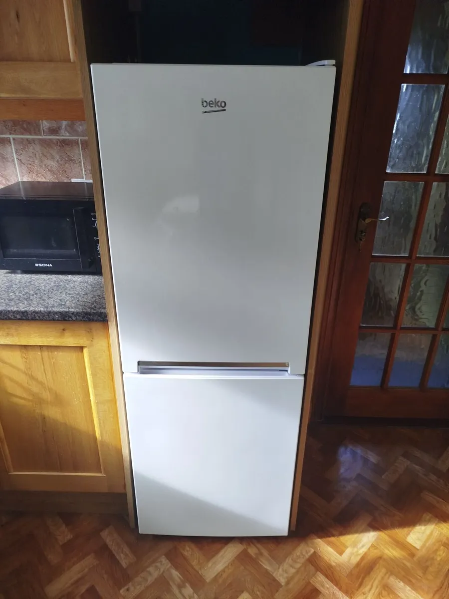 Fridge/freezer - Image 1