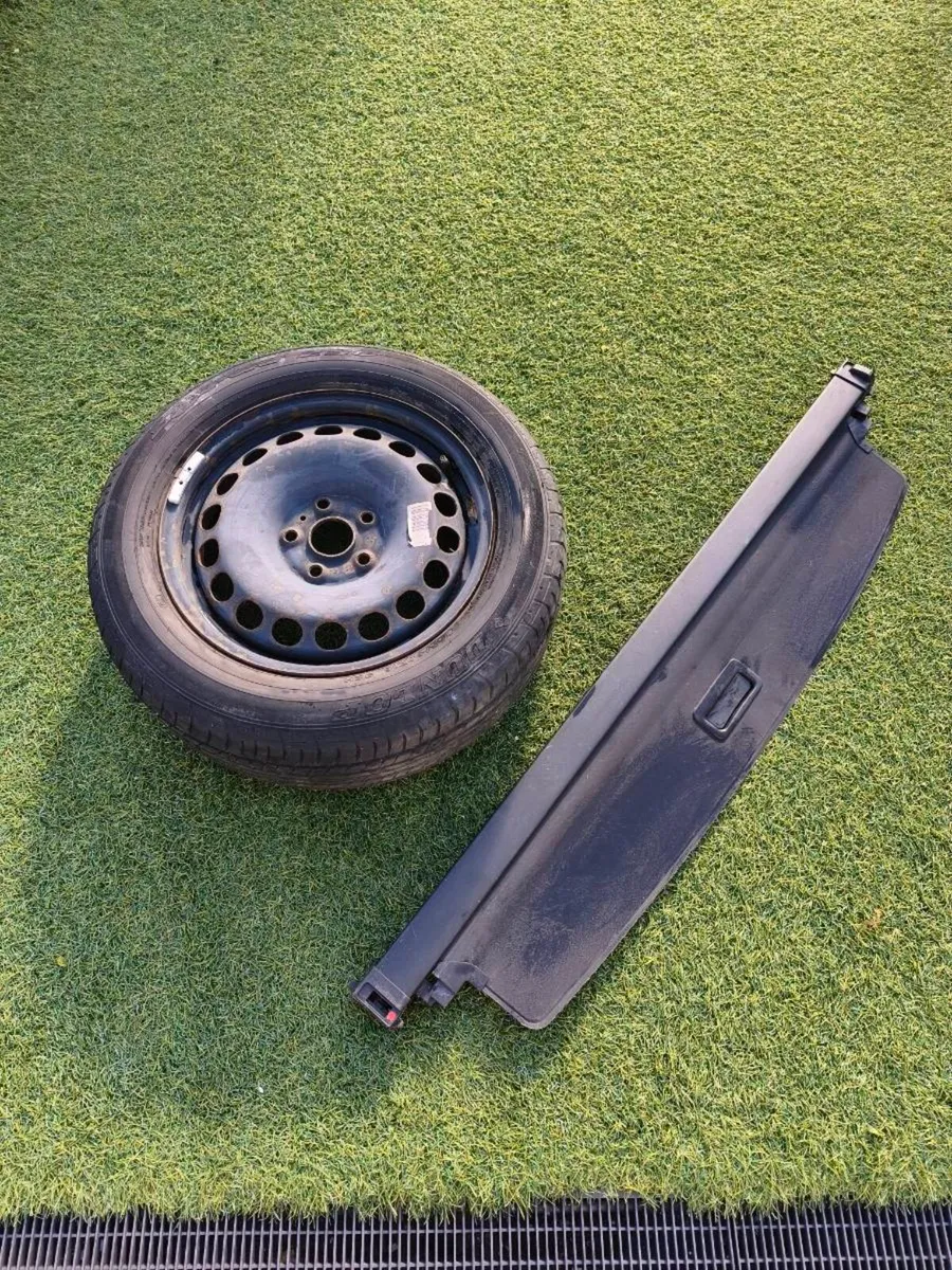 2017 XC 60 steel spare wheel and retractable lugga - Image 3