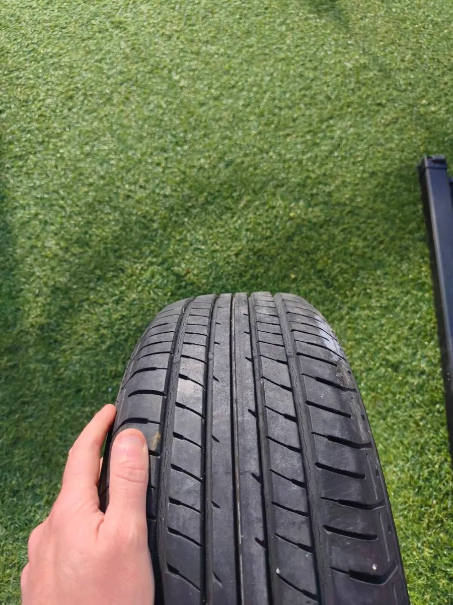 2017 XC 60 steel spare wheel and retractable lugga - Image 2