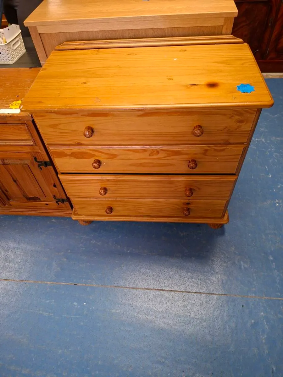 PINE CHEST OF DRAWERS 4 DRAWER - Image 1