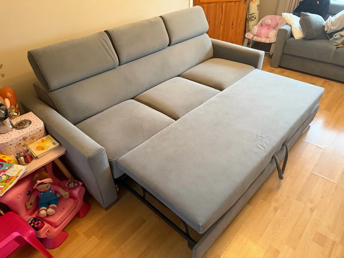 Stunning 3+2 Seater Grey Sofa Set - Image 3