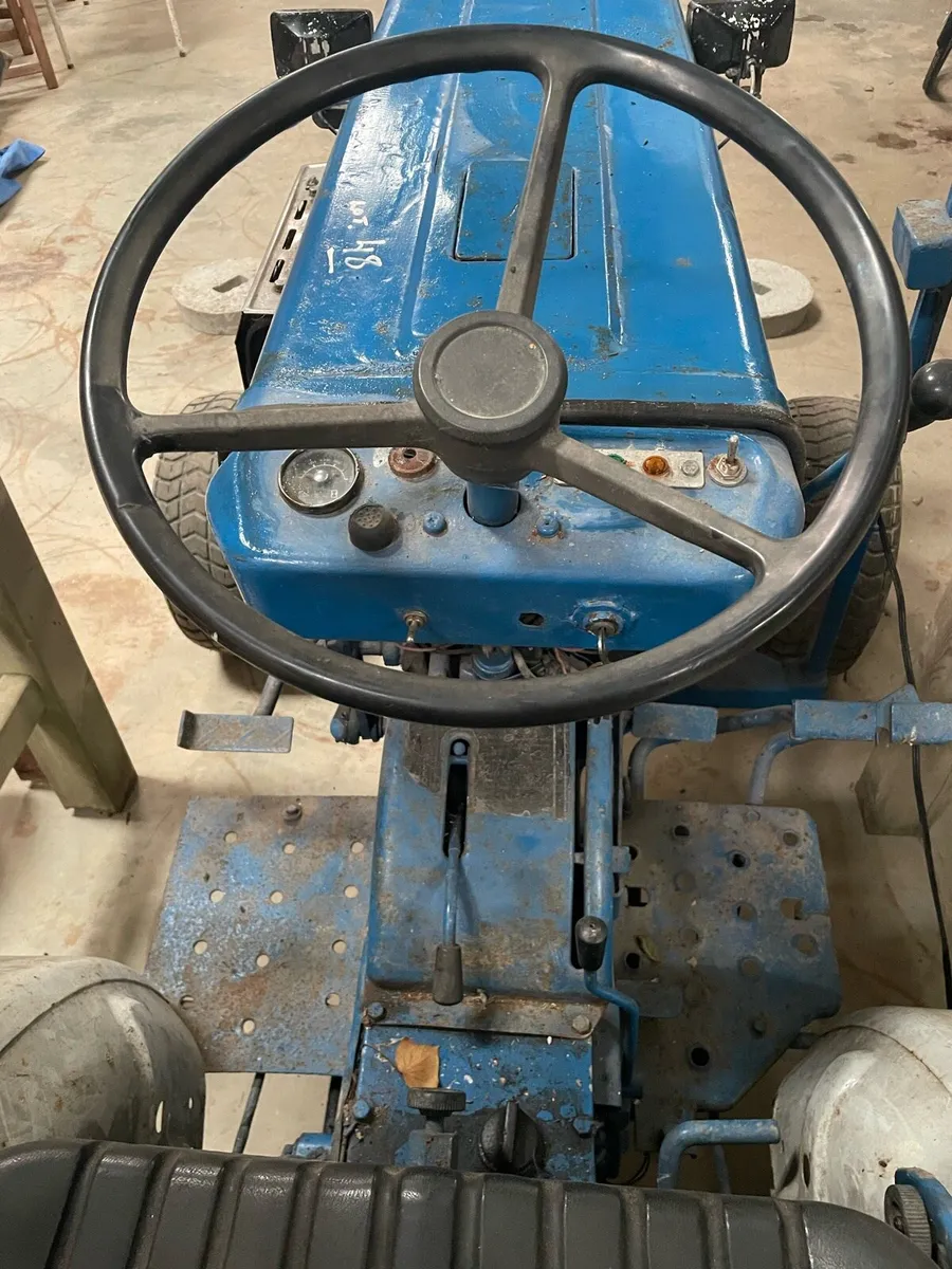 Ford 1210 Tractor - Image 4