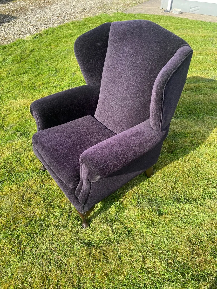 Queen Anne Comfy Wingback Chair - Image 4