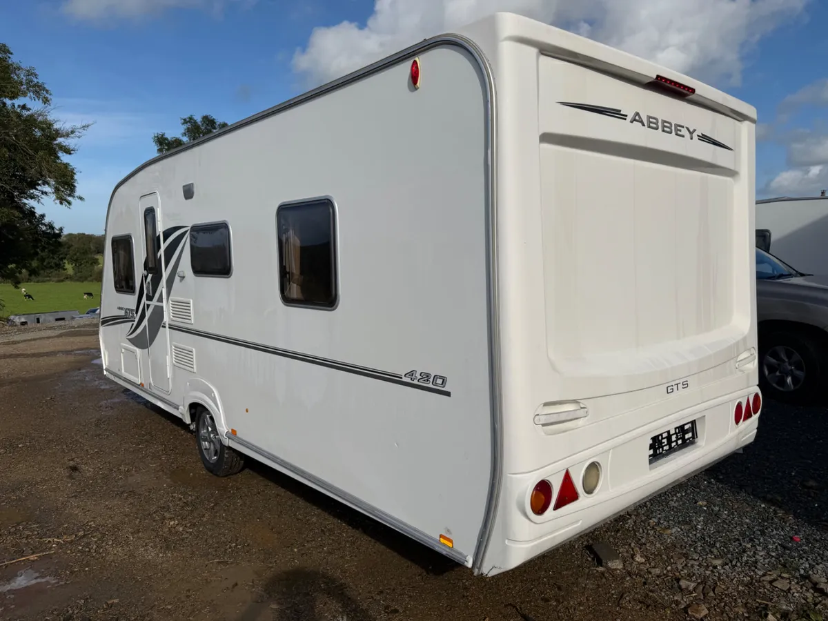 Swift Abbey GTS 420 – Excellent Condition - Image 4