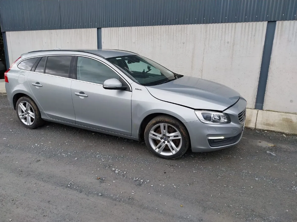 2016 Volvo V60 Diesel/ Hybrid     Automatic - Image 1