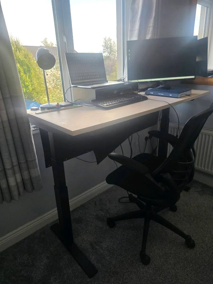 Sit/stand work desk 140cm x 60cm - Image 2