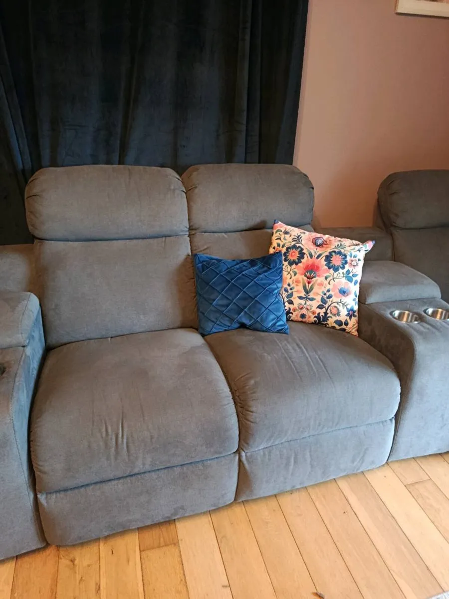 Electric reclining Sofa - Image 3