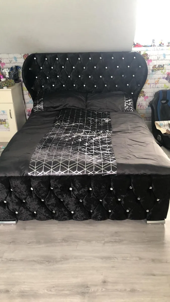 New Frame Wingback Beds With Mattresses - Image 1
