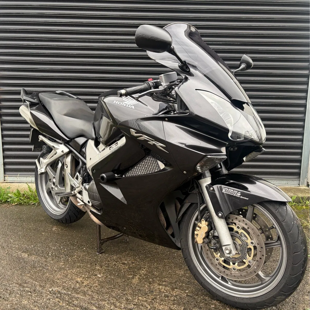 HONDA VFR800 - Image 1